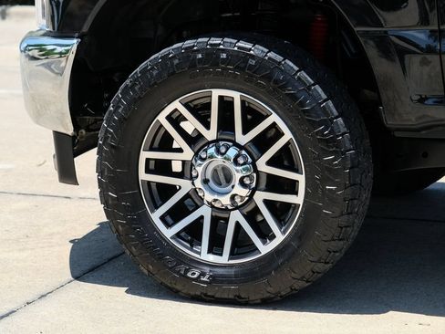 Used 2018 Ford F250 Lariat w/ Lariat Ultimate Package AWD/4WD image 13