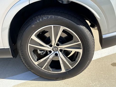Used 2025 Lexus RX 350 Premium w/ Accessory Package (Z1) FWD image 31