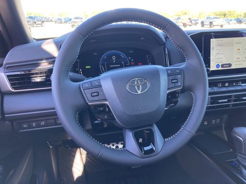 Used 2026 Toyota Camry SE w/ Convenience Package image 11