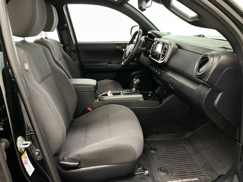 Used 2019 Toyota Tacoma TRD Off-Road AWD/4WD image 35