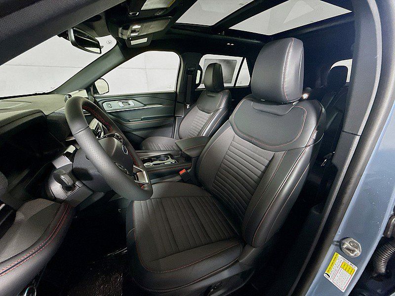 New 2025 Ford Explorer ST-Line w/ Premium Package AWD/4WD image 11