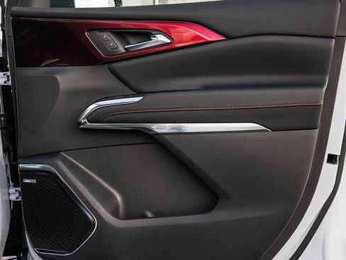 New 2026 Chevrolet Traverse RS w/ LPO, Floor Liner Package image 11