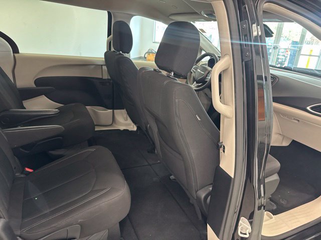 Used 2023 Chrysler Voyager LX FWD image 28