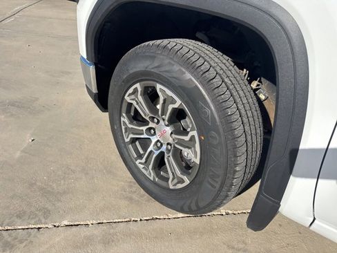 Used 2024 GMC Sierra 1500 SLT image 7