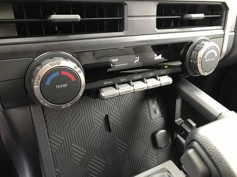 New 2026 Toyota 4Runner SR5 AWD/4WD image 18