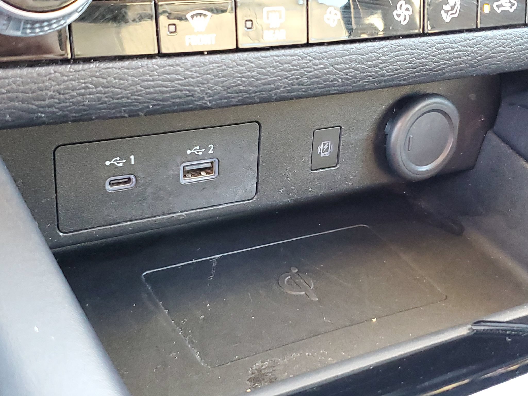 Used 2024 Mitsubishi Outlander AWD image 26