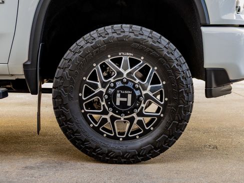 Used 2023 Chevrolet Silverado 3500 High Country w/ Technology Package image 11