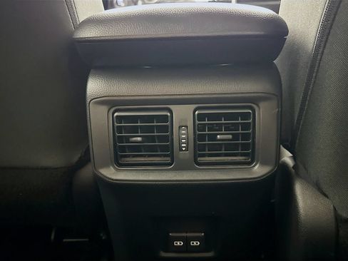 Used 2025 Toyota RAV4 XLE FWD image 29