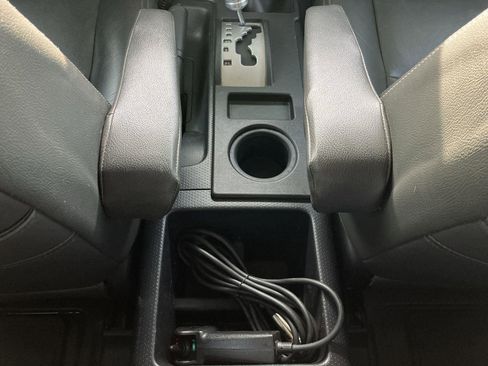 Used 2012 Toyota FJ Cruiser 4WD image 22