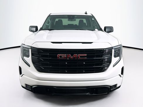 Used 2024 GMC Sierra 1500 Elevation image 2