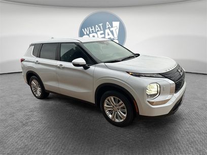 Used 2023 Mitsubishi Outlander ES