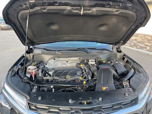 Used 2025 Chevrolet Trax LT w/ LT Convenience Package image 22