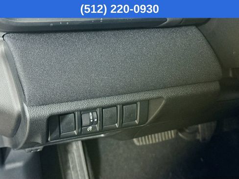 Used 2025 Subaru Outback Premium AWD/4WD image 11