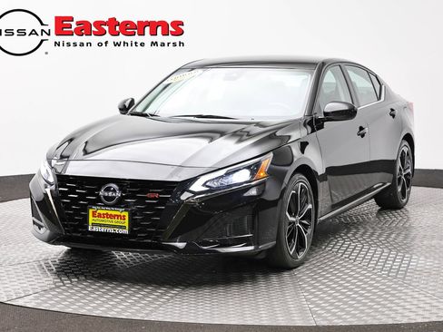Used 2023 Nissan Altima 2.5 SR FWD image 1