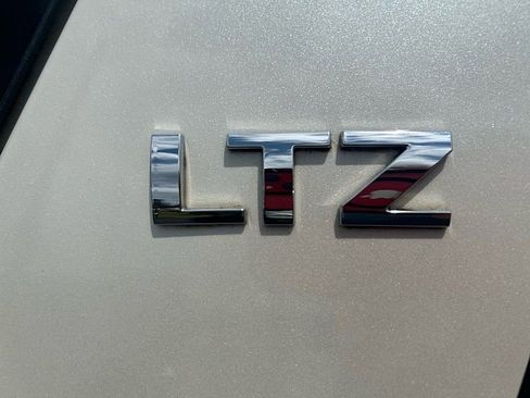 Used 2012 Chevrolet Tahoe LTZ image 9