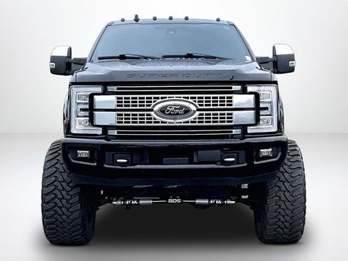 Used 2019 Ford F250 Platinum w/ Platinum Ultimate Package AWD/4WD image 2