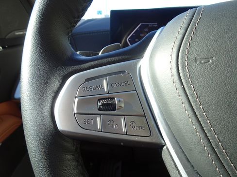 Used 2023 BMW X7 xDrive40i w/ Premium Package image 19