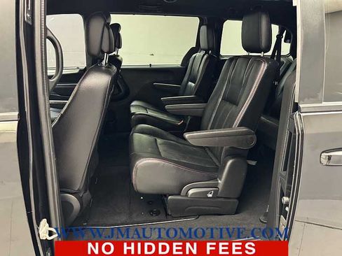 Used 2019 Dodge Grand Caravan GT FWD image 14