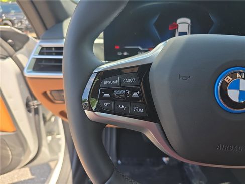 Certified 2025 BMW i4 eDrive40 w/ Premium Package RWD image 33