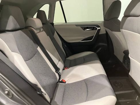 Used 2020 Toyota RAV4 XLE w/ XLE Grade Weather Package AWD/4WD image 24