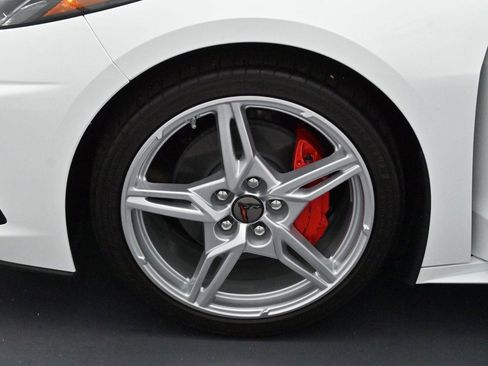 Used 2024 Chevrolet Corvette Stingray Coupe w/ 1LT RWD image 32