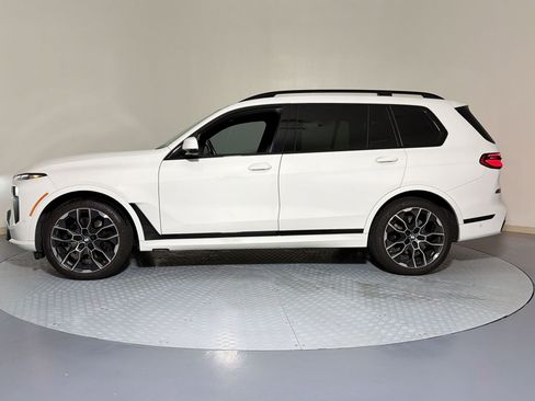 Certified 2024 BMW X7 xDrive40i w/ Executive Package AWD/4WD image 2