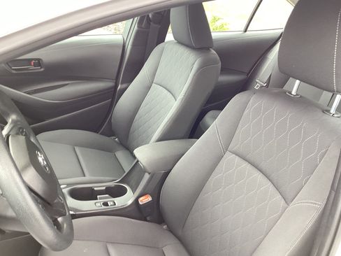Certified 2025 Toyota Corolla LE FWD image 6