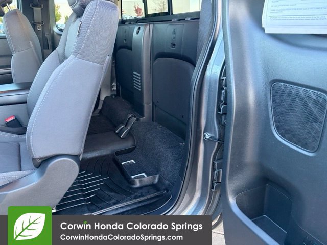 Used 2025 Nissan Frontier SV AWD/4WD image 17