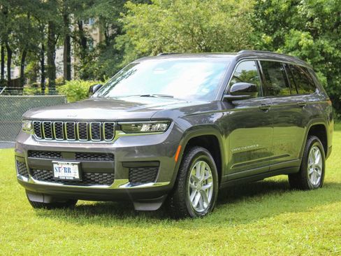 New 2025 Jeep Grand Cherokee L Laredo image 7