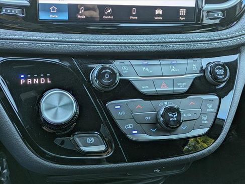 New 2026 Chrysler Pacifica Select image 15