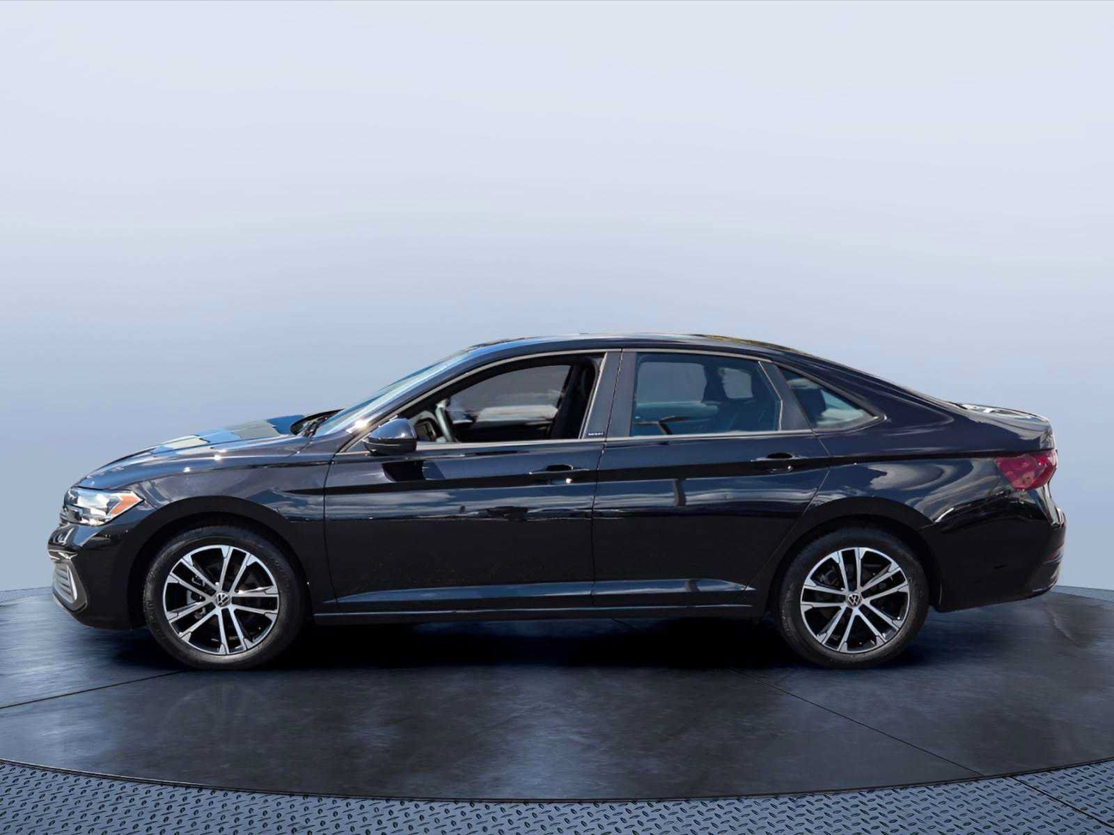 Used 2024 Volkswagen Jetta Sport FWD image 6