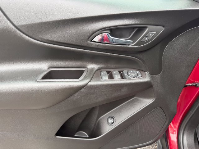 Used 2018 Chevrolet Equinox LT FWD image 18