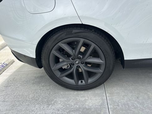 Used 2024 Land Rover Range Rover Sport SE AWD/4WD image 7