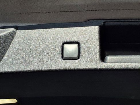 Used 2022 Ford Escape SEL image 20