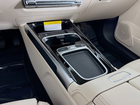 New 2026 Mercedes-Benz GLB 250 image 5