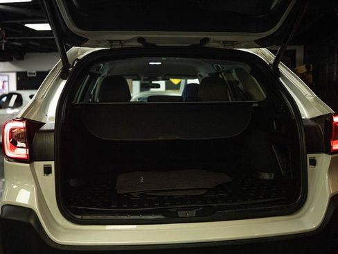 Used 2023 Subaru Outback Premium AWD/4WD image 7