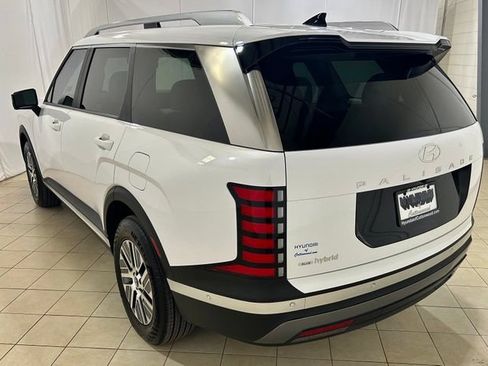 Used 2026 Hyundai Palisade SEL Premium FWD image 3