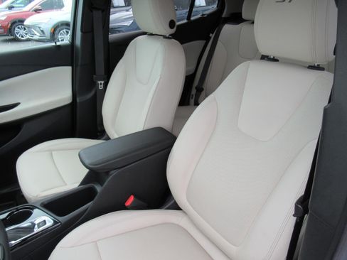 Used 2024 Buick Encore GX Sport Touring w/ Comfort Package FWD image 17
