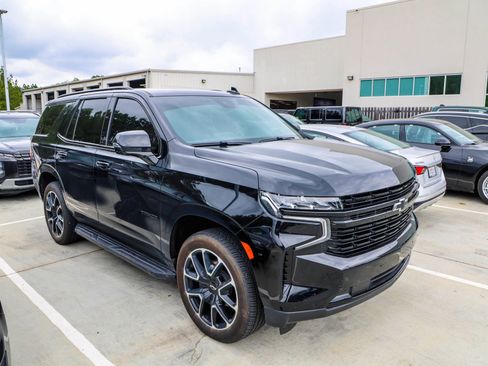 Used 2024 Chevrolet Tahoe RST w/ Luxury Package RWD image 2