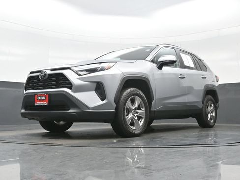 Used 2025 Toyota RAV4 XLE AWD/4WD image 28