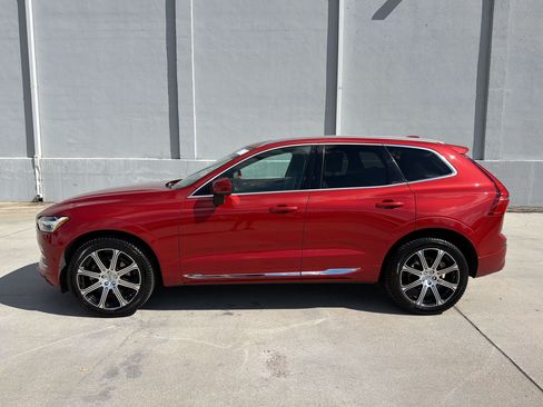 Used 2021 Volvo XC60 T5 Inscription FWD image 2