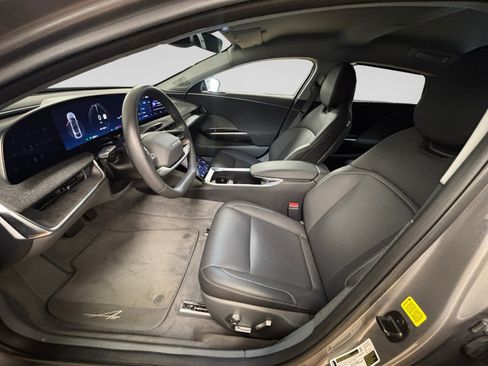 Used 2025 Lucid Air Pure RWD image 9