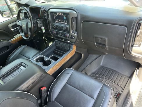 Used 2019 Chevrolet Silverado 2500 High Country w/ Duramax Plus Package AWD/4WD image 11