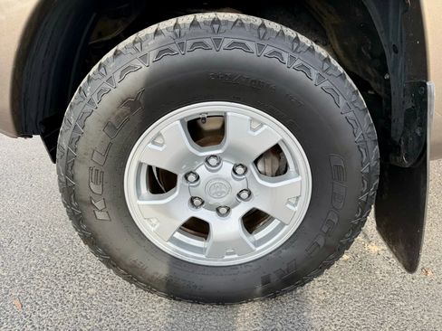 Used 2012 Toyota Tacoma 4x4 Double Cab w/ TRD Off-Road Pkg image 21