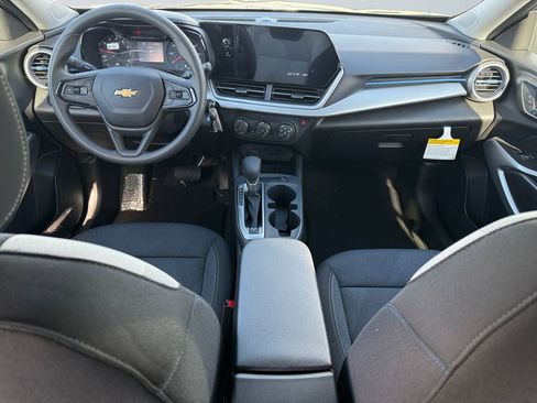 New 2026 Chevrolet Trax LS w/ LS Convenience Package FWD image 10