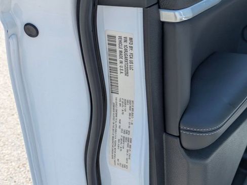 New 2026 Jeep Grand Cherokee Altitude RWD image 38
