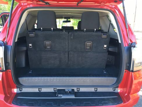 Used 2015 Toyota 4Runner SR5 AWD/4WD image 26