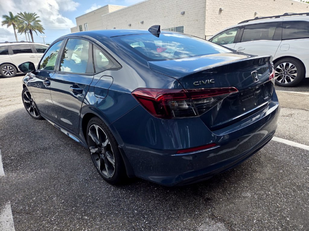 Used 2025 Honda Civic Sport image 3