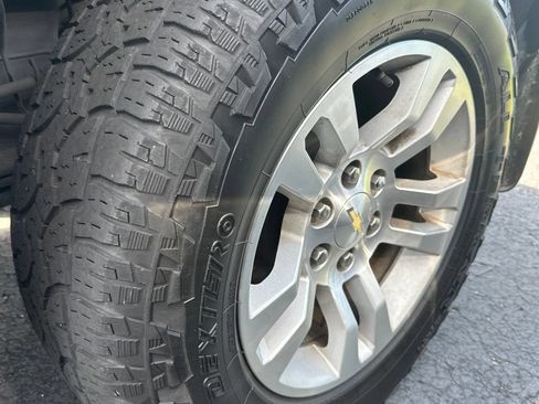 Used 2018 Chevrolet Silverado 1500 LT w/ All Star Edition AWD/4WD image 6