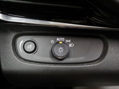 Used 2024 Buick Envista Sport Touring w/ Convenience I Package FWD image 20
